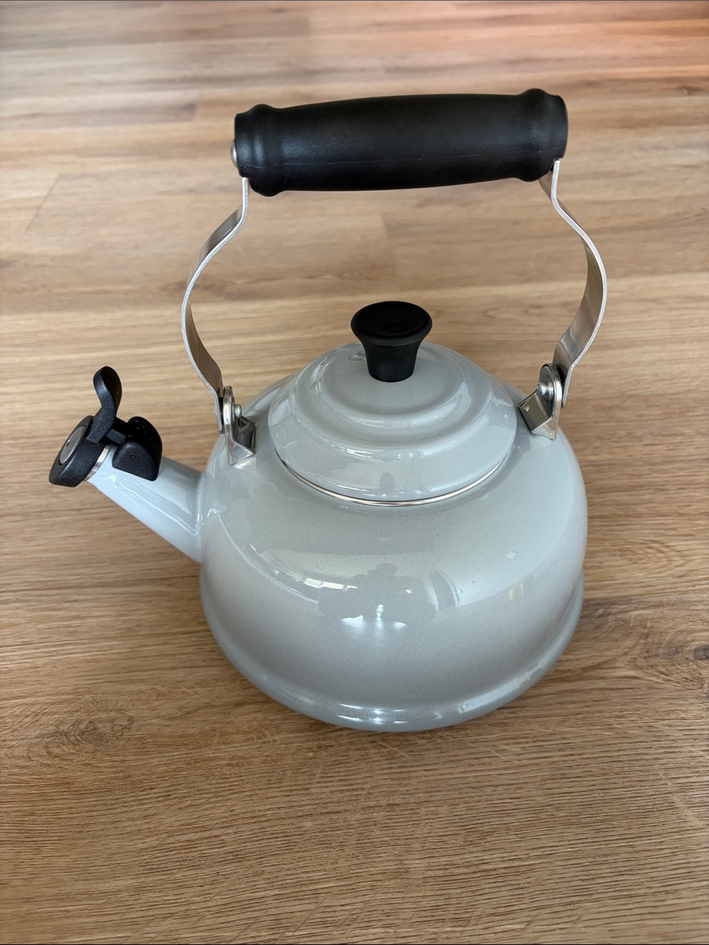 Le Creuset Whistling Tea Kettle - Gray